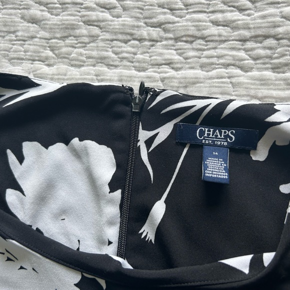 Dress - Picture 2 of 4